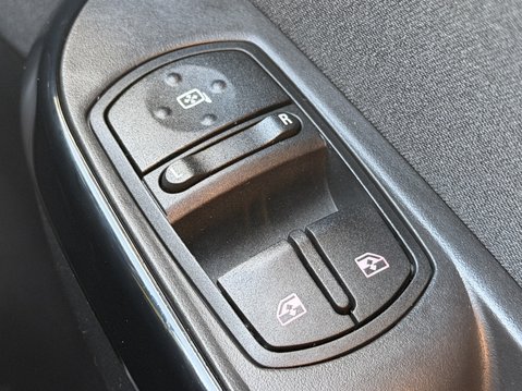 Vauxhall Corsa 1.4 Griffin 5dr 31