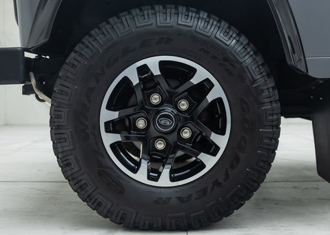 Land Rover Defender 90 ADVENTURE