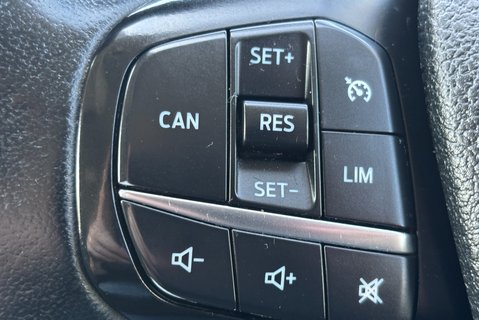 Ford Transit Custom 320 L2 Limited 130 ps Selectshift Double Cab in Van 22