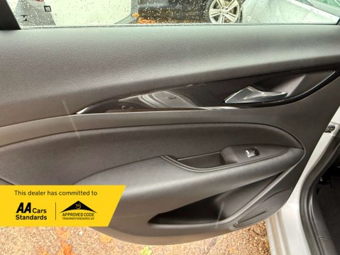 Vauxhall Insignia 1.5 Insignia Design TD 5dr 32