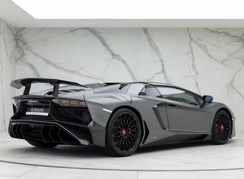 Lamborghini Aventador SV LP 750-4 Roadster 10