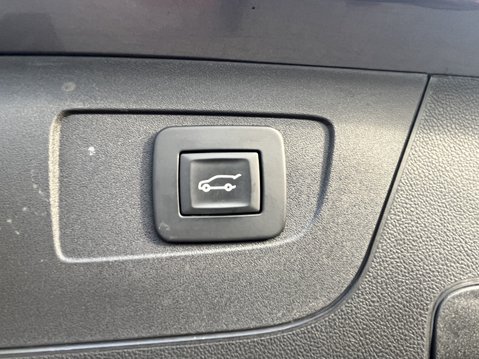 Vauxhall Insignia 2.0 Turbo D Elite Nav 5dr 29