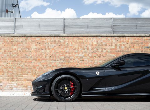 Ferrari 812 Superfast 23