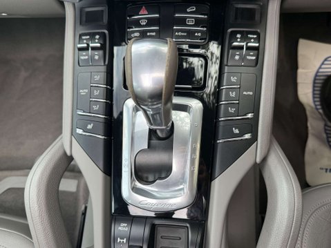 Porsche Cayenne 3.0 Cayenne V6 D Tiptronic 4WD 5dr 44