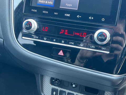 Mitsubishi Outlander PHEV DYNAMIC 25