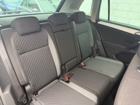 Volkswagen Tiguan 2.0 TDI SE Navigation DSG 4Motion Euro 6 (s/s) 5dr 50