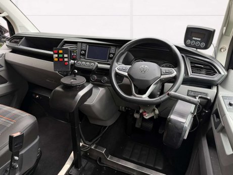 Volkswagen Transporter WAV (Wheelchair Access Vehicle) 2.0 TDI SE Semi-Auto 5dr 1