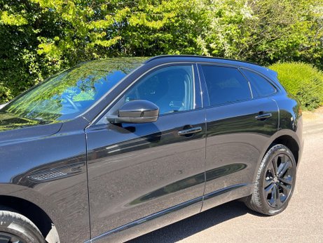 Jaguar F-Pace 2.0 D200 MHEV R-Dynamic HSE Black Auto AWD Euro 6 (s/s) 5dr 7