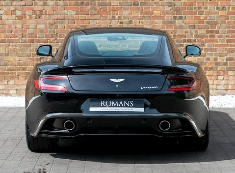 Aston Martin Vanquish 5