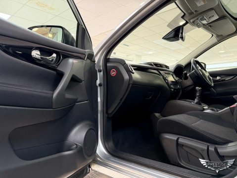 Nissan Qashqai 1.2 DIG-T N-Connecta 2WD Euro 6 (s/s) 5dr 50