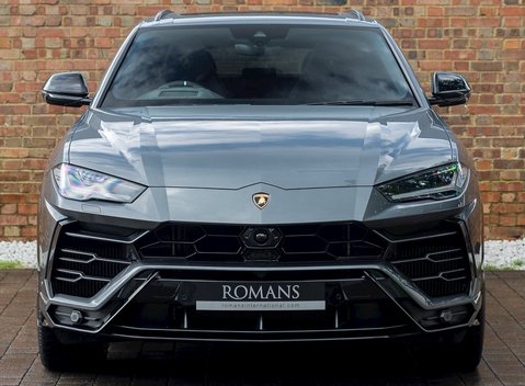 Lamborghini Urus 4