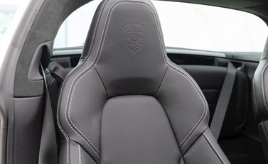 Porsche 911 Targa 4S (992) 14