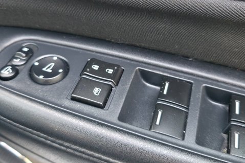 Honda HR-V 1.5 I-VTEC SE LOOK! JUST 49000 MILES! 4 MAIN DEALER SERVICES  30