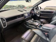 Porsche Cayenne 2.9T V6 S SUV 5dr Petrol TiptronicS 4WD Euro 6 (s/s) (440 ps) 42