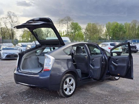 Toyota Prius 1.8 VVT-h T Spirit Hatchback 5dr Petrol Hybrid CVT Euro 5 (s/s) (136 ps) 16