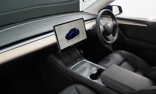 Tesla Model Y PERFORMANCE One Owner GROK AI Deep Blue Metallic 21" Uberturbines VAT Q 15