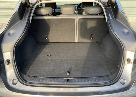 MG IM6 100kWh LAUNCH EDITION AWD 16