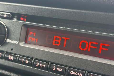 Iveco Daily 70C18D Crew Cab Dropside with Hiab X-Hiduo 062 Crane 23