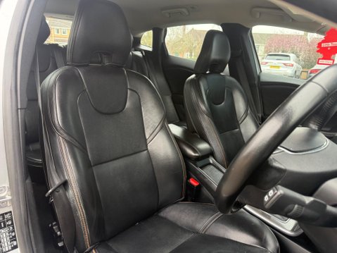 Volvo V40 2.0 D2 Lux Euro 6 (s/s) 5dr 30