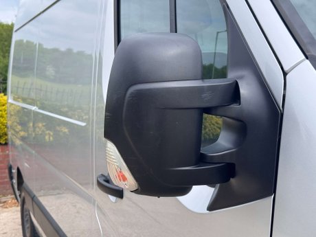 Vauxhall Movano 2.3 Movano F3500 L2H2 CDTi 31