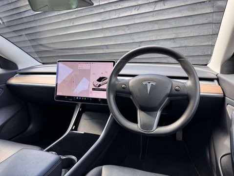 Tesla Model 3 Model 3 Long Range AWD 4WD 4dr 41