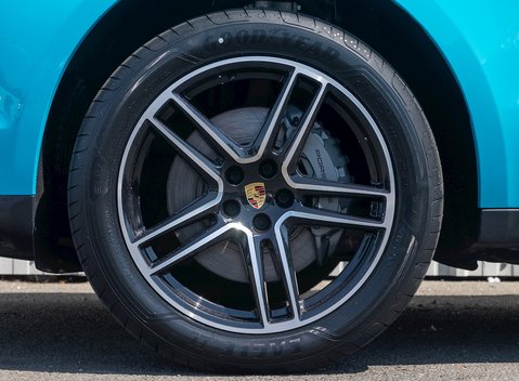 Porsche Macan S 10