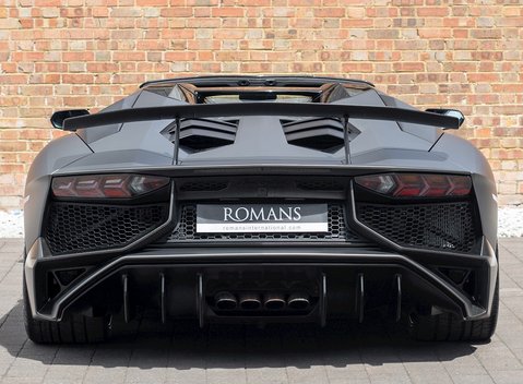 Lamborghini Aventador SV LP 750-4 Roadster 5