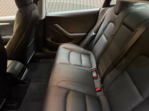 Tesla Model 3 Standard Range Plus Auto RWD 4dr 40