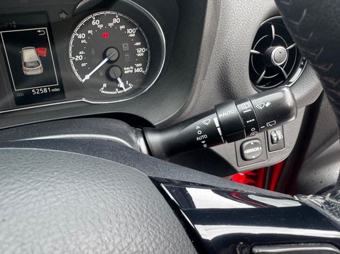 Toyota Yaris VVT-I DESIGN 43