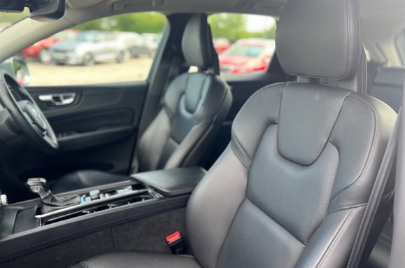 Volvo XC60 D4 MOMENTUM AWD AUTO 27