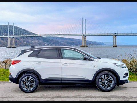 Vauxhall Grandland X 1.5 Turbo D SRi Nav Euro 6 (s/s) 5dr 4