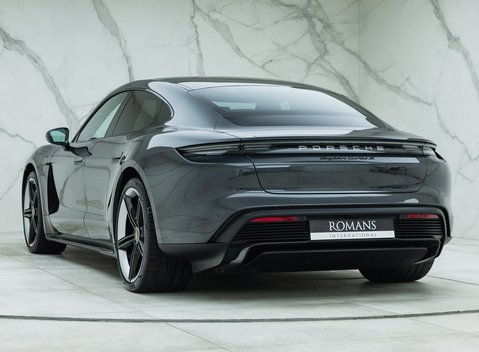 Porsche Taycan TURBO S 10