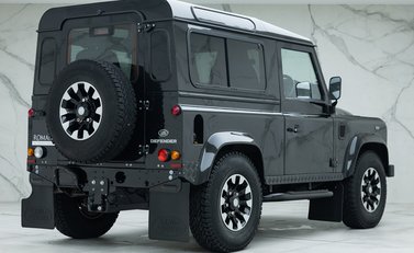 Land Rover Defender 90 XS 3