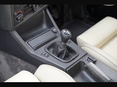 BMW 3 Series 2.5 325i Sport 2dr 18