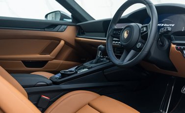 Porsche 911 GT3 TOURING (992.2) 14