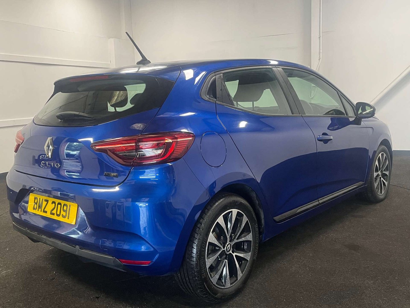 2023 Renault Clio — image 3