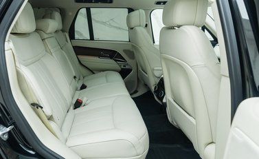 Land Rover Range Rover D350 SE 16