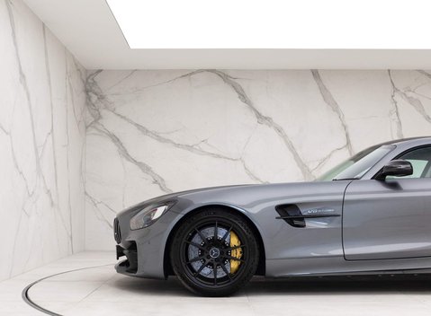 Mercedes-Benz G Series AMG GT R PREMIUM 28