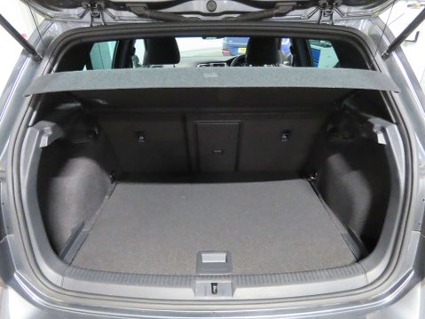 Volkswagen Golf 1.5 Golf R-Line TSi Evo 5dr 12