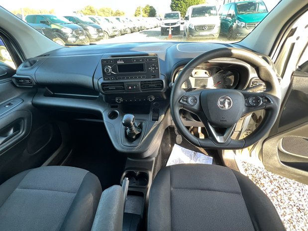Vauxhall Combo SWB L1H1 Low Roof 2000 Dynamic Air Con EURO 6 NO VAT 25