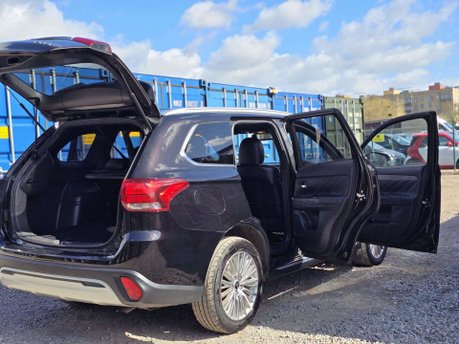 Mitsubishi Outlander 2.4h TwinMotor 13.8kWh 4h SUV 5dr Petrol Plug-in Hybrid CVT 4WD Euro 6 (s/s 16