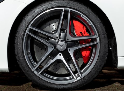 Mercedes-Benz C Class C63 S Estate 10