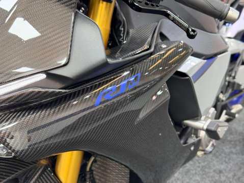 Yamaha R1M 1000 Super Sports Petrol Manual (200 ps) 34