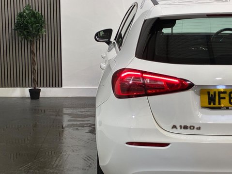 Mercedes-Benz A Class 1.5 A180d SE 7G-DCT Euro 6 (s/s) 5dr 54
