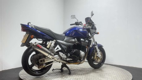 Suzuki GSX1400 2003 30K VERY CLEAN MUSCLE BIKE NEW MOT 1400CC NAKED 3