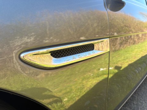 Jaguar XE PORTFOLIO 29