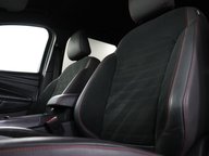 Ford Kuga ST-LINE 36