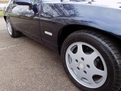 Porsche 928 GT 30