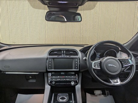 Jaguar F-Pace 2.0 F-PACE R-Sport AWD D Auto 4WD 5dr 54