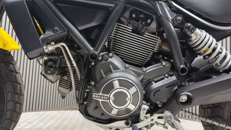 Ducati Scrambler 800 ICON 2016 ONLY 9K LEO VINCE EXHAUST LONG MOT 803CC 44